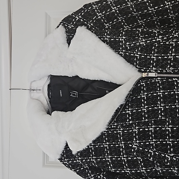 Forever 21 Crop Jacket - Picture 2 of 9